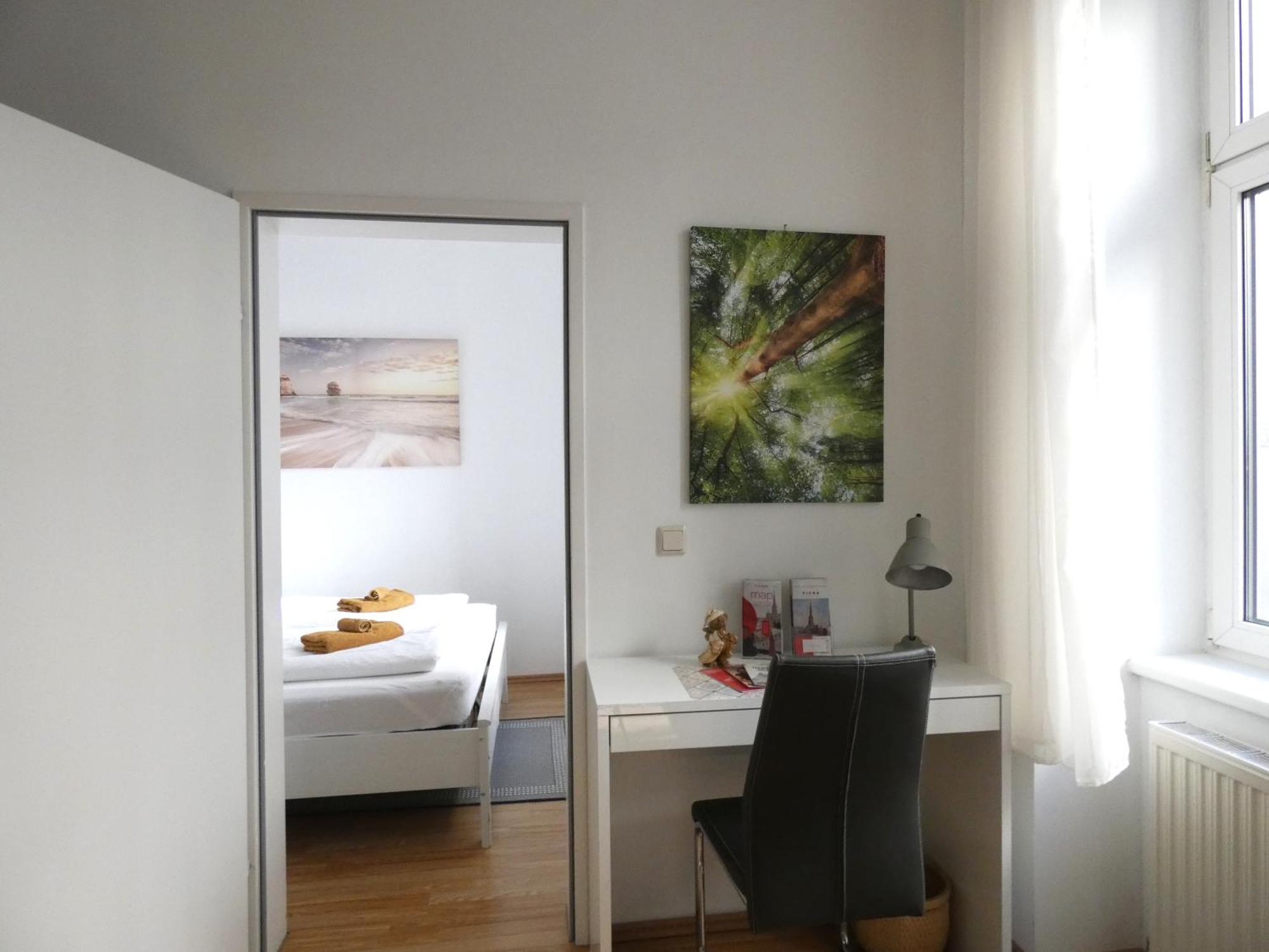 Stylish, 2-room Flat Near Augarten Wenen